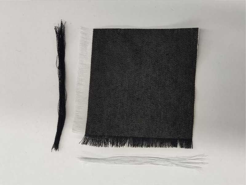 解じょの様子(たて:綿100%、よこ:ポリエステル100%)